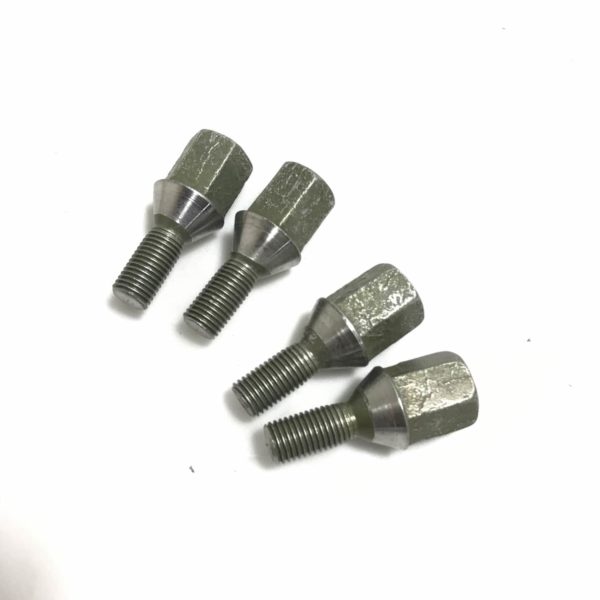 MC-132K-150cc REAR HUB BOLT SET