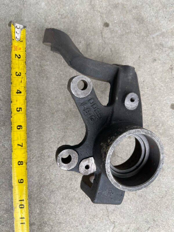 Odes 800cc Right Steering Knuckle Spindle for ROKETA UV-08-800cc UTV